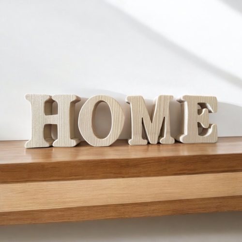 HOME betűsor fából különböző színekben
