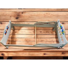   Gyerekágy fából, szürke alapon autó és repülő dísszel 2 féle méretben